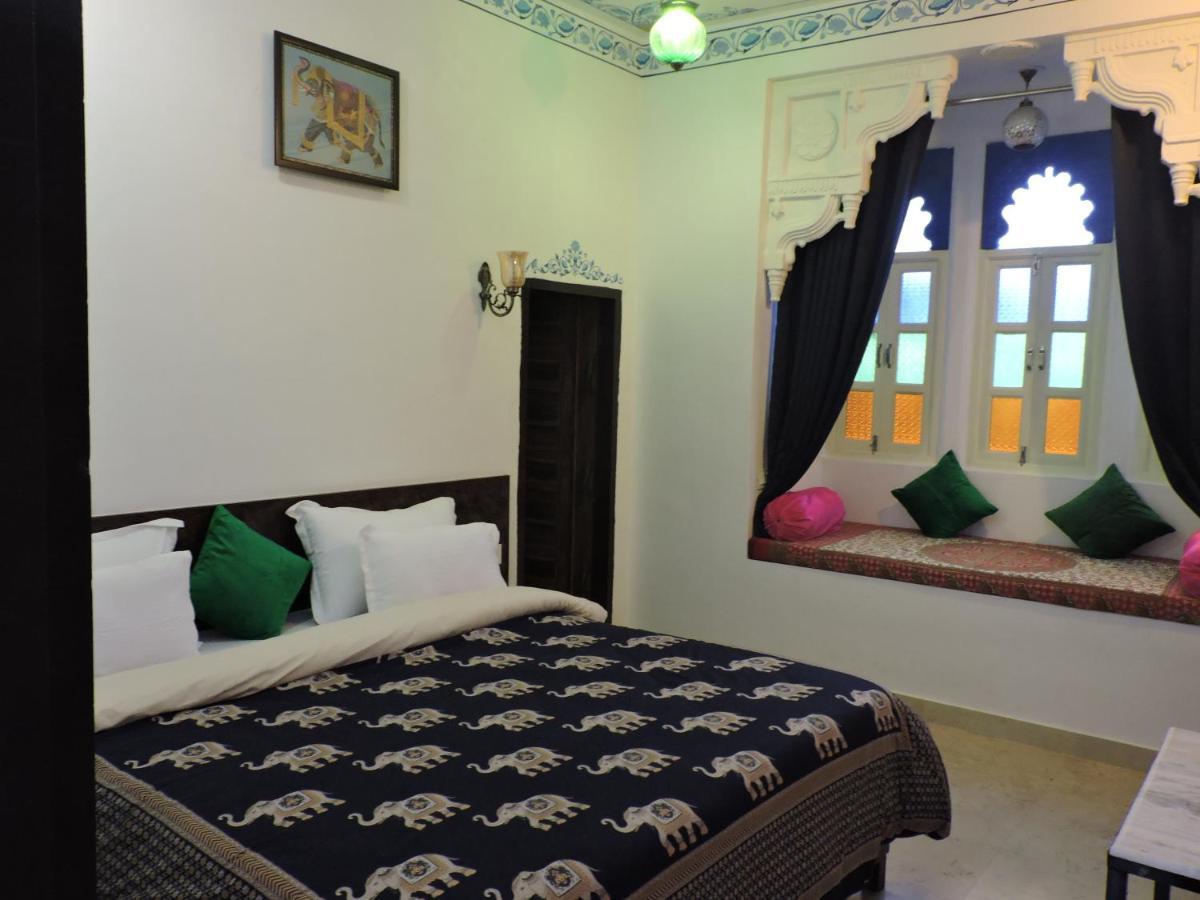 Hotel Ushaan Haveli Udaipur Esterno foto