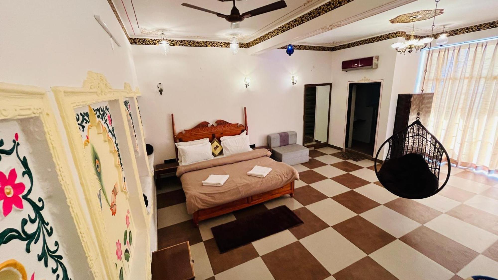 Hotel Ushaan Haveli Udaipur Esterno foto
